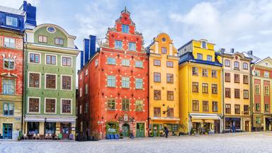 zweden_stockholm_gamla-stan_huizen_gevels_shutterstock_481583839