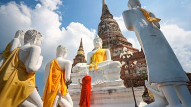 thailand_ayutthaya_oude-stad_witte-boeddha-bij-tempel_b.jpg