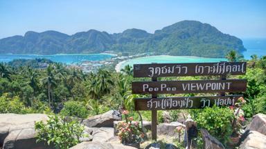 thailand_koh-phi-phi_viewpoint_uitzicht_strand_zee_heuvels_b