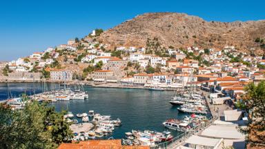 griekenland_saronische eilanden_hydra_haven_overzicht_shutterstock