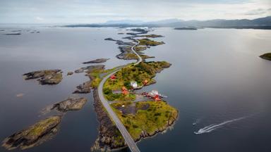 noorwegen_more-og-romsdal_molde_atlantic-road_atlantische-weg_weg_meren_getty