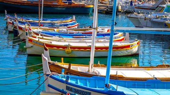 Frankrijk_Corsica_Corse-du-Sud_Propriano_haven_vissersboot_gekleurde-boten_pixabay