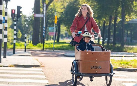 Waarom kinderen steeds minder en slechter fietsen