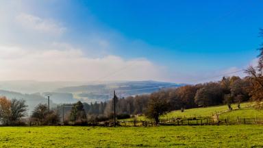 belgie_luxemburg_vielsalm_uitzicht_belgische-ardennen_groen_shutterstock-1260075292