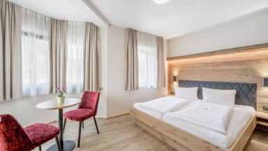 Oostenrijk_Kirchbichl_Hotel_Gasthof_Schroll_Tweepersoonskamer1