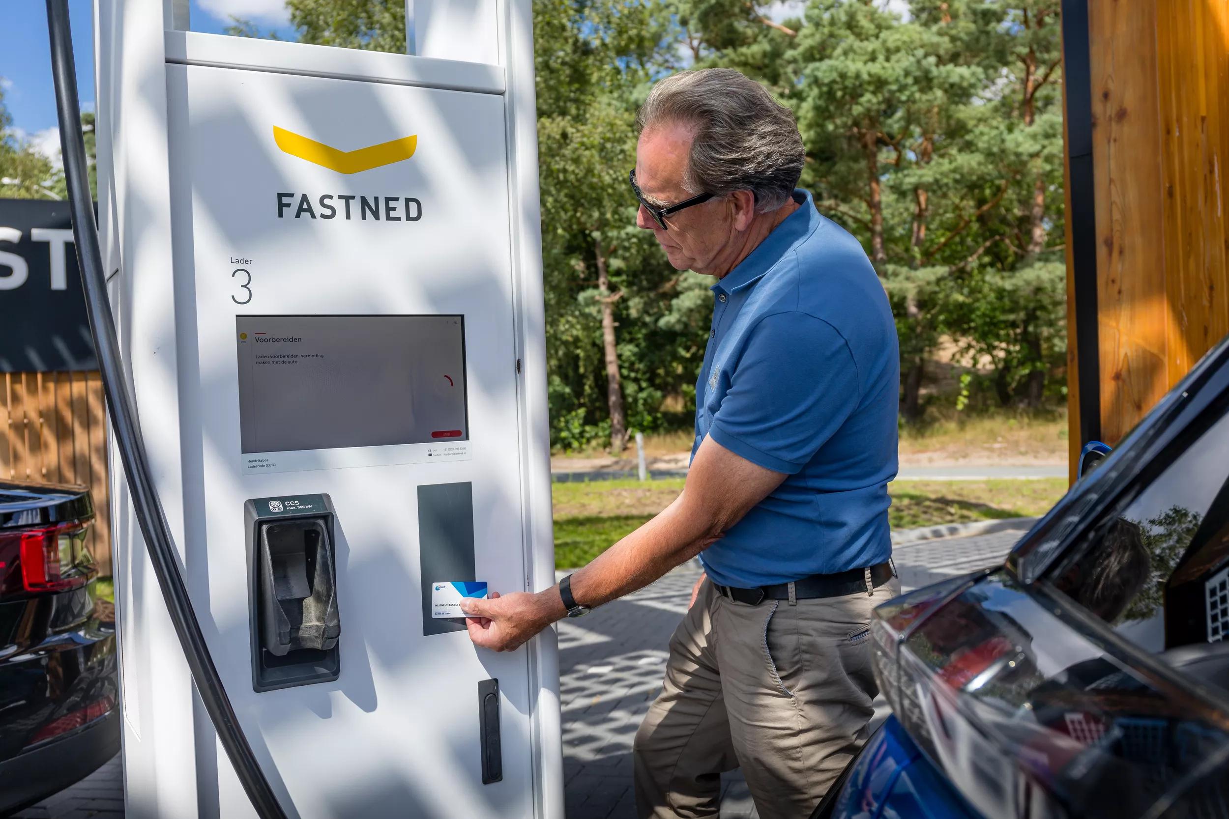 Een Elektrische Auto Snelladen: Zo Werkt Het | ANWB