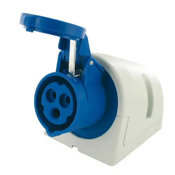 Buitenaansluiting CEE contra stekker