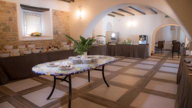 Italië_Loc._Collepepe_Collazzonne_Abbazia_Collemedio_Resort_Buffet