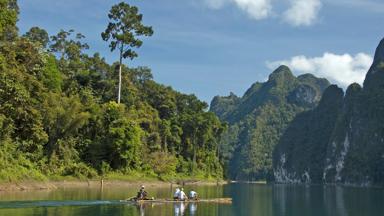 thailand_khao-sok_vlot_krijtrosten_stel_man_vrouw_b