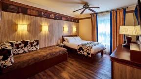 Frankrijk_Disney's_Hotel_Cheyenne_Hotelkamer_Texas_Tweepersoonsbed_Slaapbank