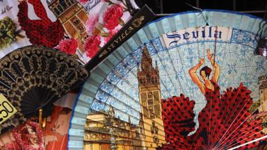 spanje_andalusie_sevilla_waaier_flamenco_souvenir_shutterstock_1510294190