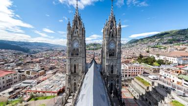 ecuador_quito_kerk_kathedraal_basilica_stadsbeeld_b