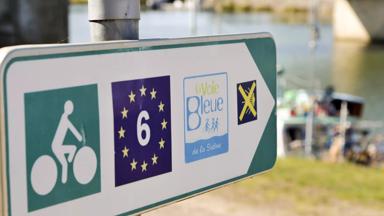 sfeer_frankrijk_bourgogne_voie-bleue_fietspad_bordje_copyright_alain_doire_bourgogne-franche-comte-tourisme