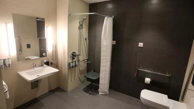Polen_Gdansk_Hampton_Hilton_Gdansk_Old_Town_Badkamer