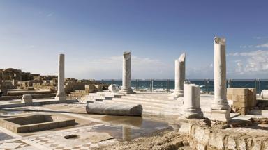 israel_haifa_caesarea_zuil_2_a.jpg