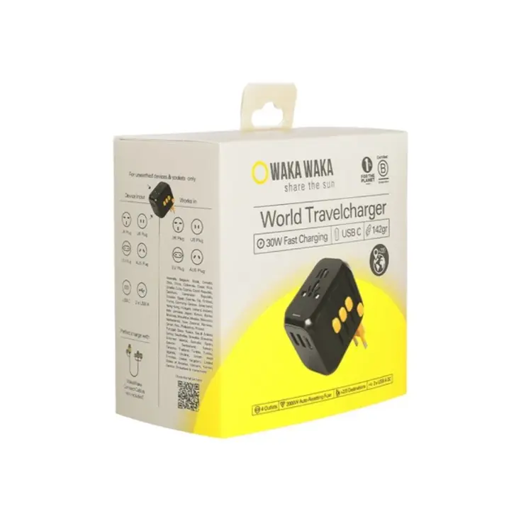 Universele wereldstekker met drie usb poorten