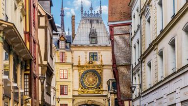 frankrijk_normandie_rouen_gros-horloge_toren_kathedraal_straat_sfeer_getty