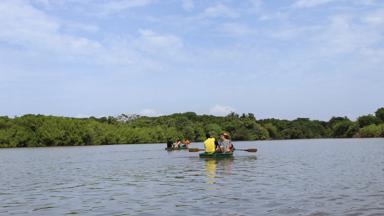 cuba_cienfuegos_laguna de guanaroca_bootje op flamingo meer_a (2)