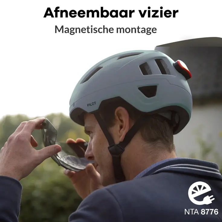 PILOT fietshelm met regencap