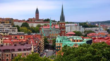 zweden_gotland_goteborg_oscar-fredrik-kerk_uitzicht_huizen_GettyImages-615432878