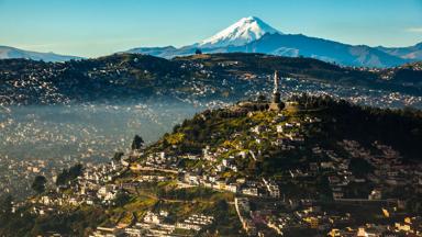 ecuador_quito_overzicht_cotopaxi_landschap_b