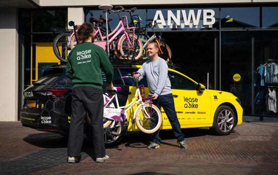 Initiatiefnemers in actie voor 100.000 kinderen zonder fiets