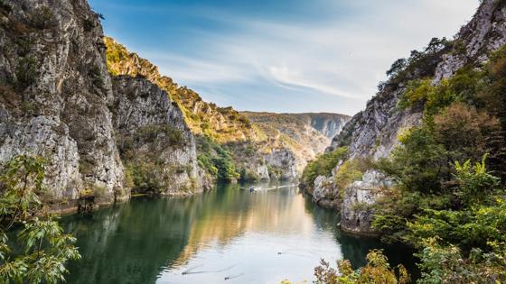 noord-macedonie_matkameer_canyon_boot_shutterstock