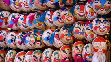 vietnam_hanoi_maskers_souvenirs_w