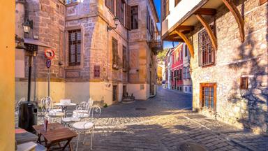 griekenland_chalkidiki_Xanthi_straat_terras_shutterstock_1319784869