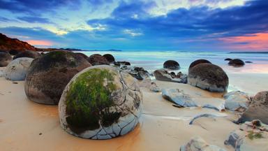 nieuw-zeeland_mouraki-boulders_b