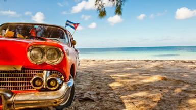 cuba_pinar-del-rio_algemeen_vakantie-cuba_oldtimer_cayo-jutias-strand_zee_shutterstock