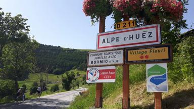 frankrijk_auvergne-rhone-alpes_oisans_alpe-dhuez_fietsen_bord