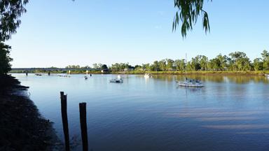australie_rockhampton_rivier_boot_outdoor_natuur_water_shutterstock