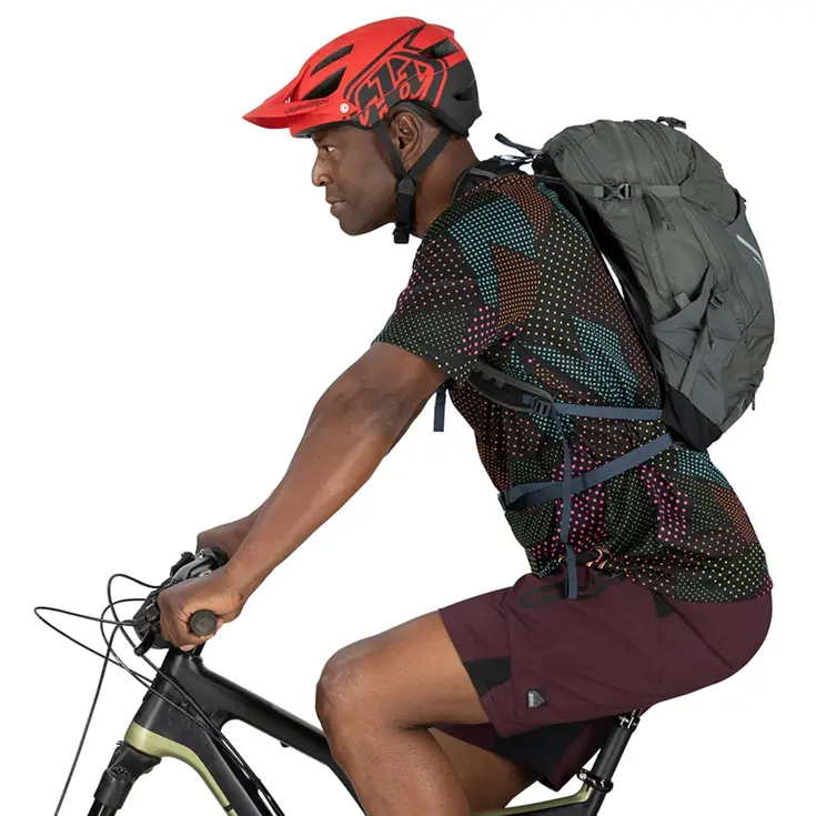 Osprey Syncro 12 black