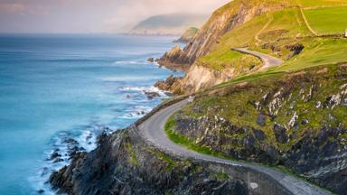 ierland_munster_dingle_schiereiland_coumeenoole-beach_county-kerry_weg_getty