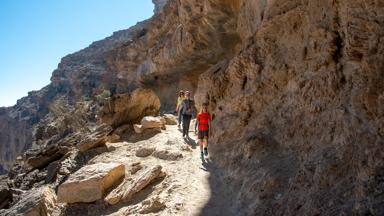 oman_al-hamra-town_jebel-shams-gebergte_getty