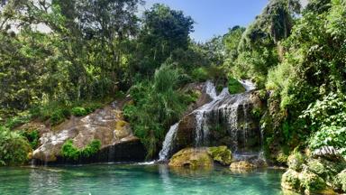 Cuba, Cienfuegos, El Nicho watervallen - shutterstock_616479641