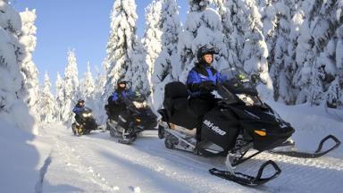 finland_arctic-lakeland_vuokatti-safaris_sneeuwscooter1