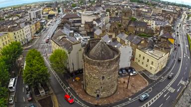 sfeer_ierland_city-waterford_reginalds-tower_museum-of-treasures_tourism-ireland.jpg