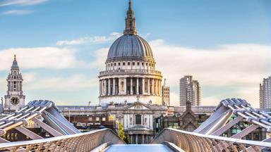 engeland_londen_st-pauls-cathedral_millenium-bridge_brug_kathedraal_shutterstock