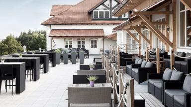 Duitsland_Beieren_Nuekirchen-beim-heiligen-blut_Burghotel-Hohe-Bogen_terras_a