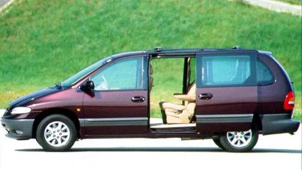 Chrysler Voyager III