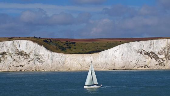 engeland_kent_dover_white-cliffs_kliffen_zeilboot_zee_kust_pixabay