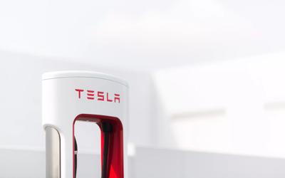 Laadtarief Tesla SuperCharger flink hoger