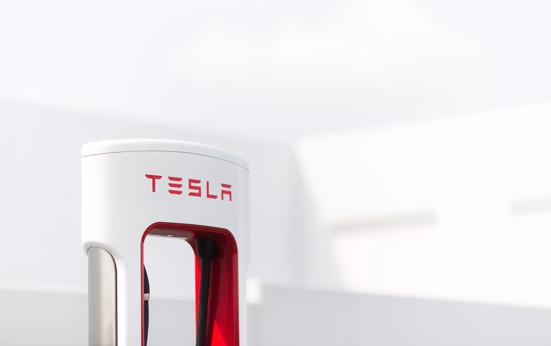 Laadtarief Tesla SuperCharger flink hoger