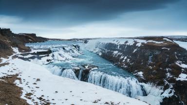 IJsland, Gulfoss waterval - shutterstock_2453615707