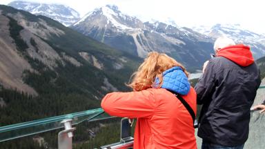 canada_alberta_columbia-icefield_skywalk_reizigers_1_f