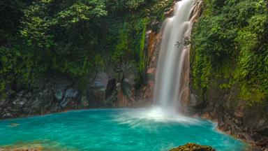 costa-rica_rio-celeste- waterval_b