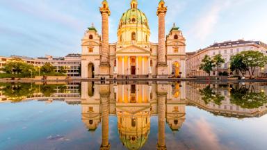 Oostenrijk, Wenen, Karlskirche - GettyImages-1191012139