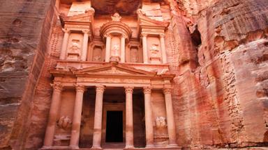 jordanie_petra_schatkamer_rotsen_archeologische-vindplaats